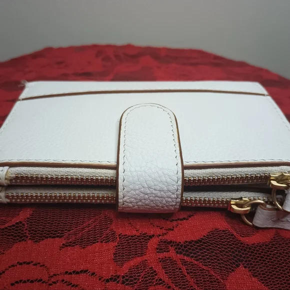 NWOT 100% Genuine Leather Antonio Melania Wallet - Picture 3 of 5